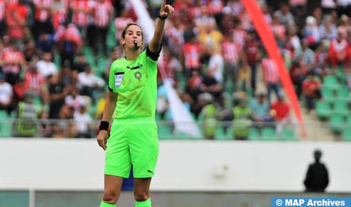 Foot: l’arbitre marocaine Bouchra Karboubi, première femme arabe à officier un match à la CAN