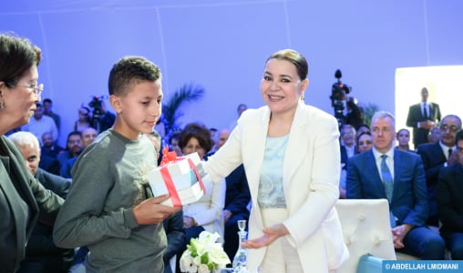 SAR la Princesse Lalla Asmaa préside la cérémonie de fin d’année scolaire de la Fondation Lalla Asmaa pour Enfants et Jeunes Sourds
