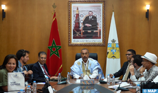 Une délégation de journalistes des médias étrangers accrédités au Maroc en visite à Dakhla