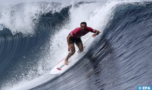 JO-2024: le surfeur marocain Ramzi Boukhiam qualifié pour le 3è tour