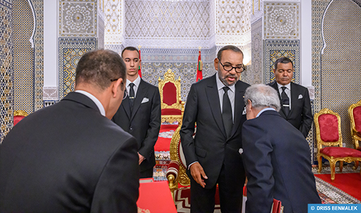 Sa Majesté le Roi reçoit le Wali de Bank Al-Maghrib