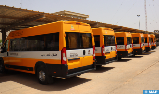 Oujda : Lancement d’un projet de marché hebdomadaire et remise de bus scolaires
