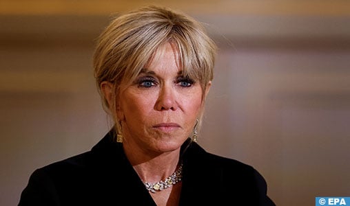 Mme Brigitte Macron visite l’exposition “Rétrospective Mehdi Qotbi” à l’IMA