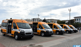 L’INDH: Remise de bus scolaires au profit de plusieurs associations à Tétouan