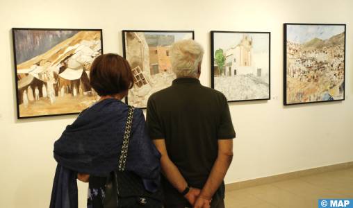 “Pour ne pas oublier”, une exposition de Abdelkrim Bennis sur l’élan de solidarité inédit des Marocains suite au séisme d’Al Haouz