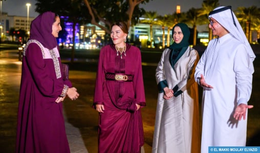 Son Altesse Royale la Princesse Lalla Hasnaa, accompagnée de S.E. Sheikha Al Mayassa Bint Hamad Al-Thani, inaugure le pavillon marocain Dar Al Maghreb à Doha.