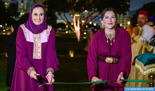 Année Culturelle Qatar-Maroc 2024 : SAR la Princesse Lalla Hasnaa, accompagnée de S.E. Sheikha Al Mayassa Bint Hamad Al-Thani, inaugure le pavillon marocain “Dar Al Maghreb” à Doha