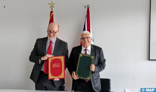 Maroc-Royaume-Uni: Signature d’un MoU pour le développement de la coopération en matière d’archives