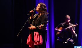 Lyrisme et nostalgie… Le public Rbati sous le charme du Fado de Beatriz Felício